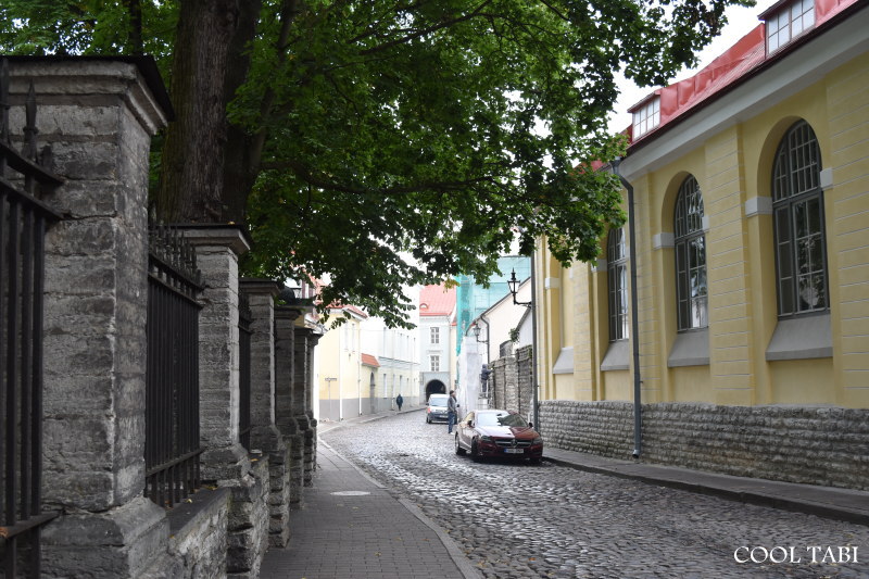 エストニアのタリン旧市街、修道女の塔付近