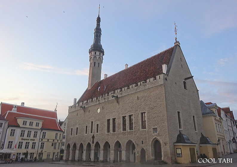 エストニア首都タリン、ラエコヤ広場旧市庁舎